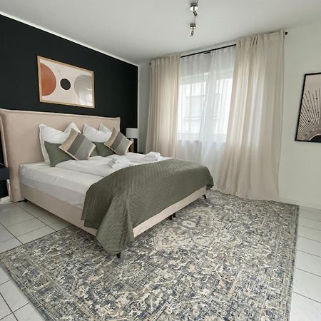 Moderne Wohnung Mit Terrasse & Parkplatz; Naehe Bwzk & Amazon 코블렌츠 외부 사진